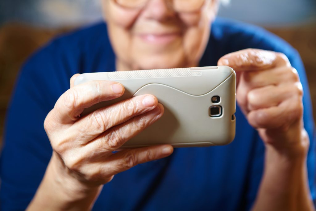 Best Cell Phones 2024 For Seniors - Nita Phillida