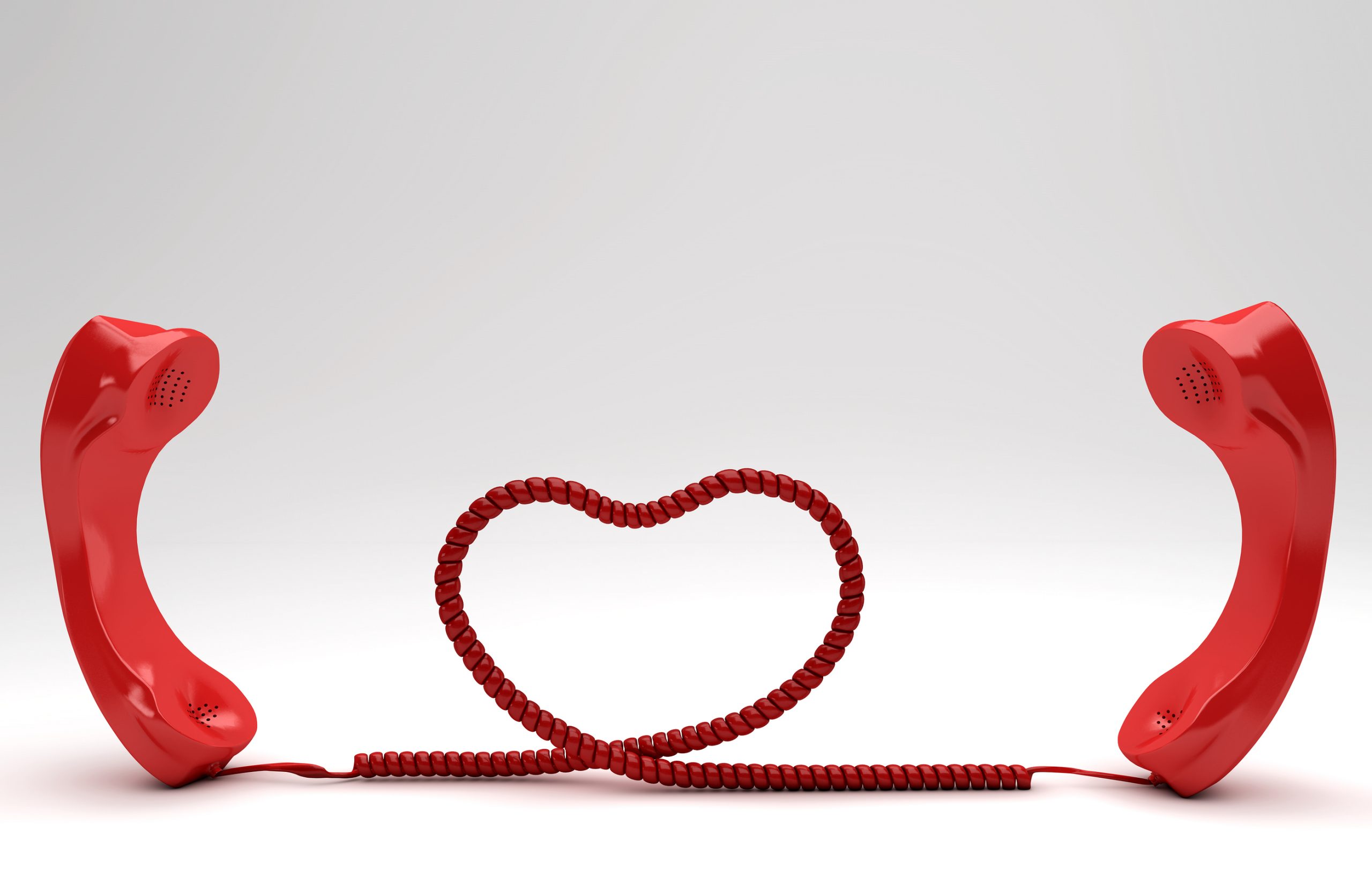 Разговаривать по телефону с любимым. Телефонная любовь. Телефонный разговор влюбленных. Телефонный разговор с любимым. Телефонный разговор на расстоянии.
