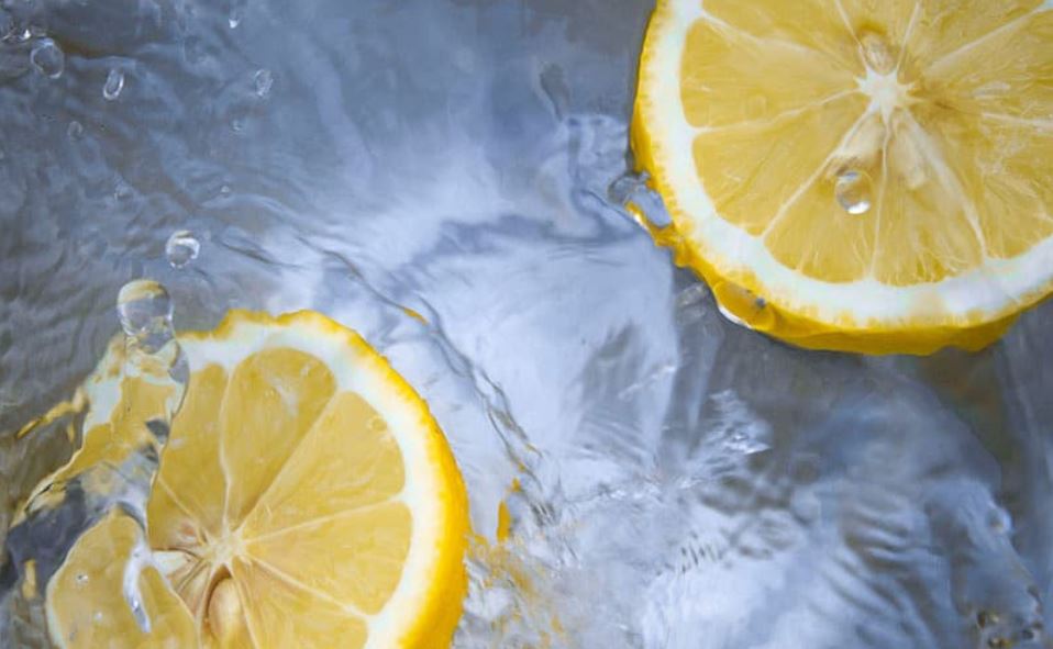 SLM | 12 Health Benefits Of Drinking Lemon Water