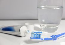 toothpaste 3067570 1920