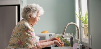 Help Seniors Clean Their Home