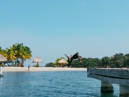 retire in belize
