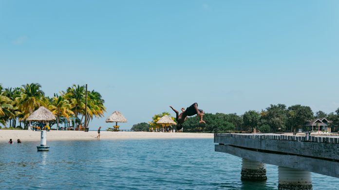 retire in belize